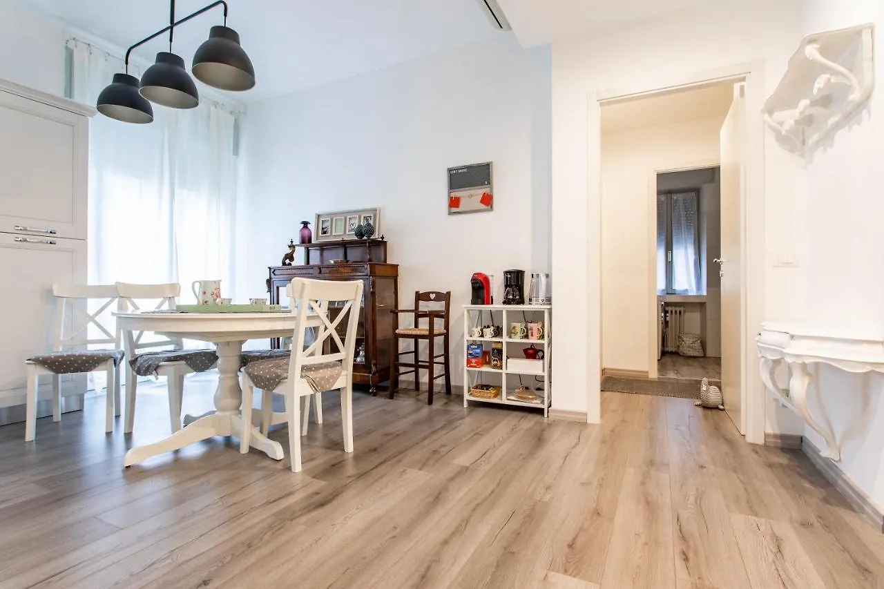 Moon River House Apartment Verona 0*,  Italy